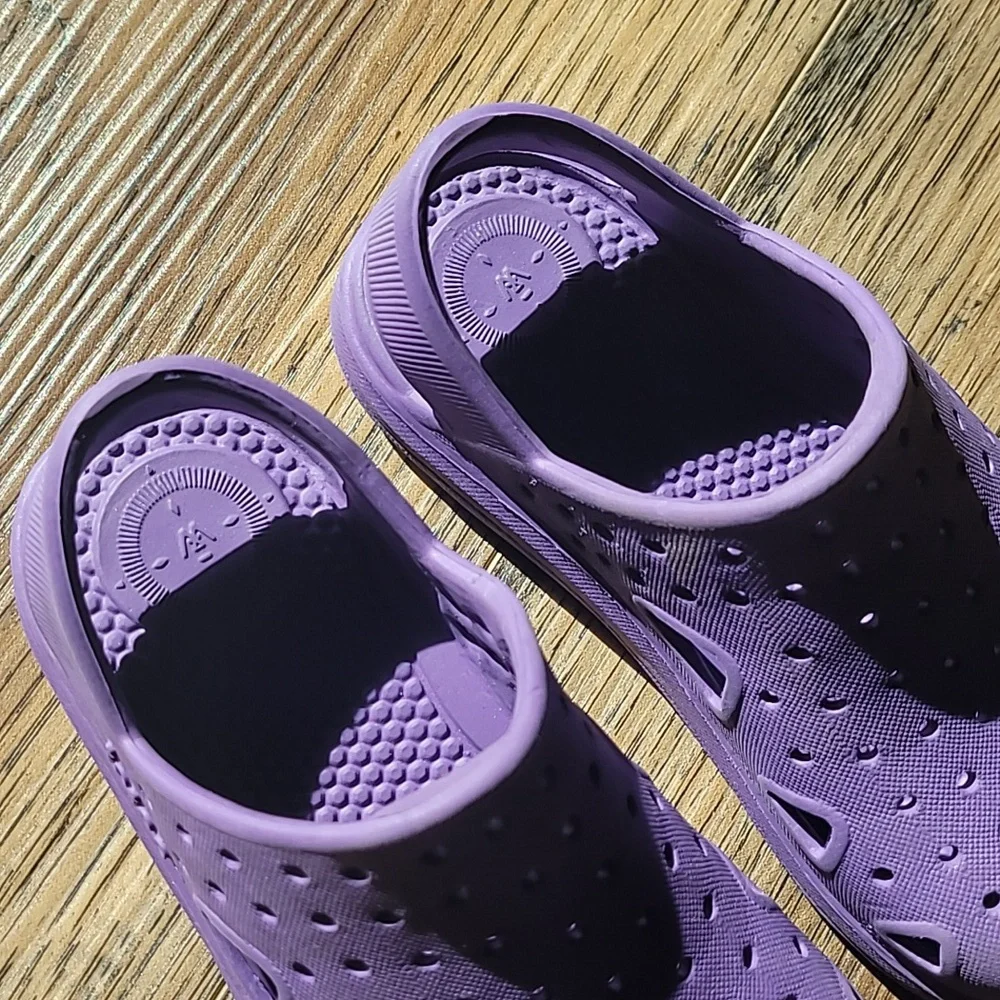 Everywear Totes Sandals, Size 7-8, Purple